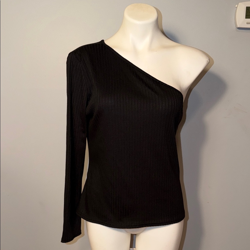 Nasty Gal Ladies NWT Black one Shoulder ribbed top. Size 10.